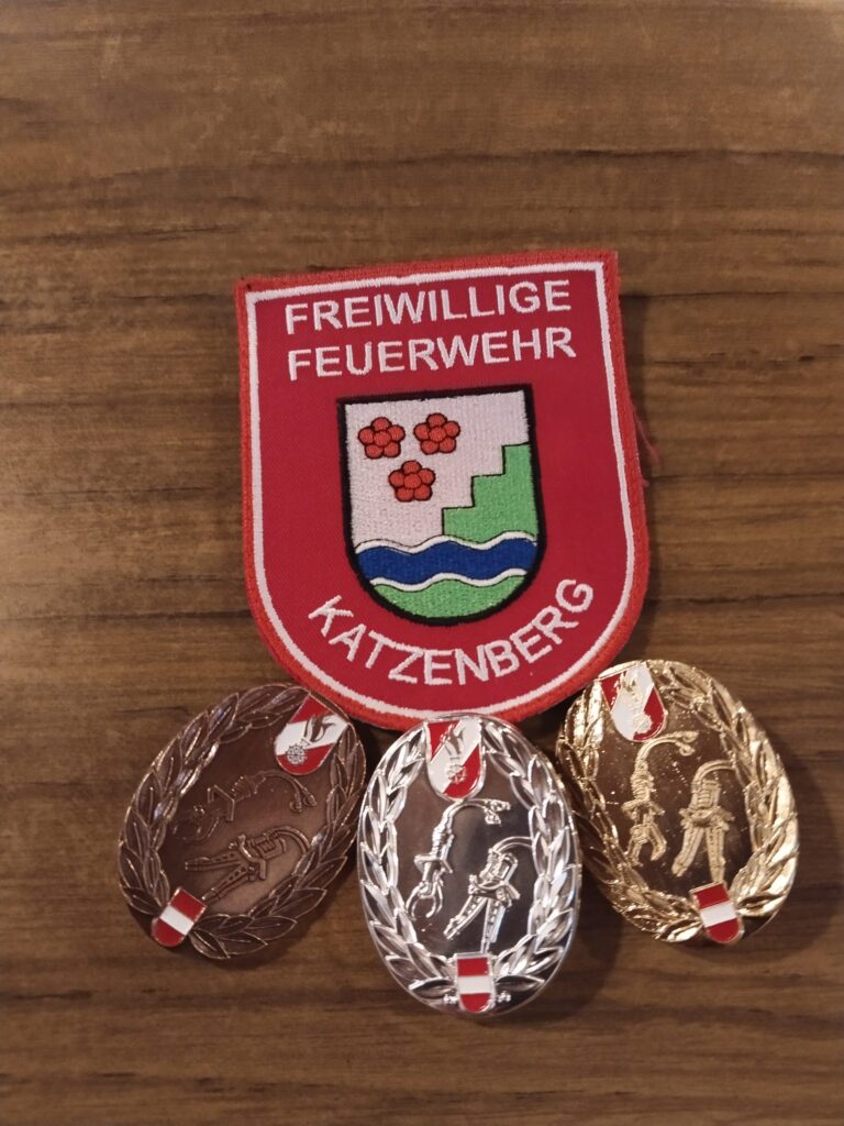 Abnahme des Abzeichens „Technische Hilfeleistung“